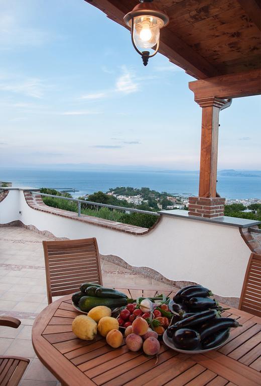 Bed and Breakfast Relais Maison De Charles Ischia Exterior foto